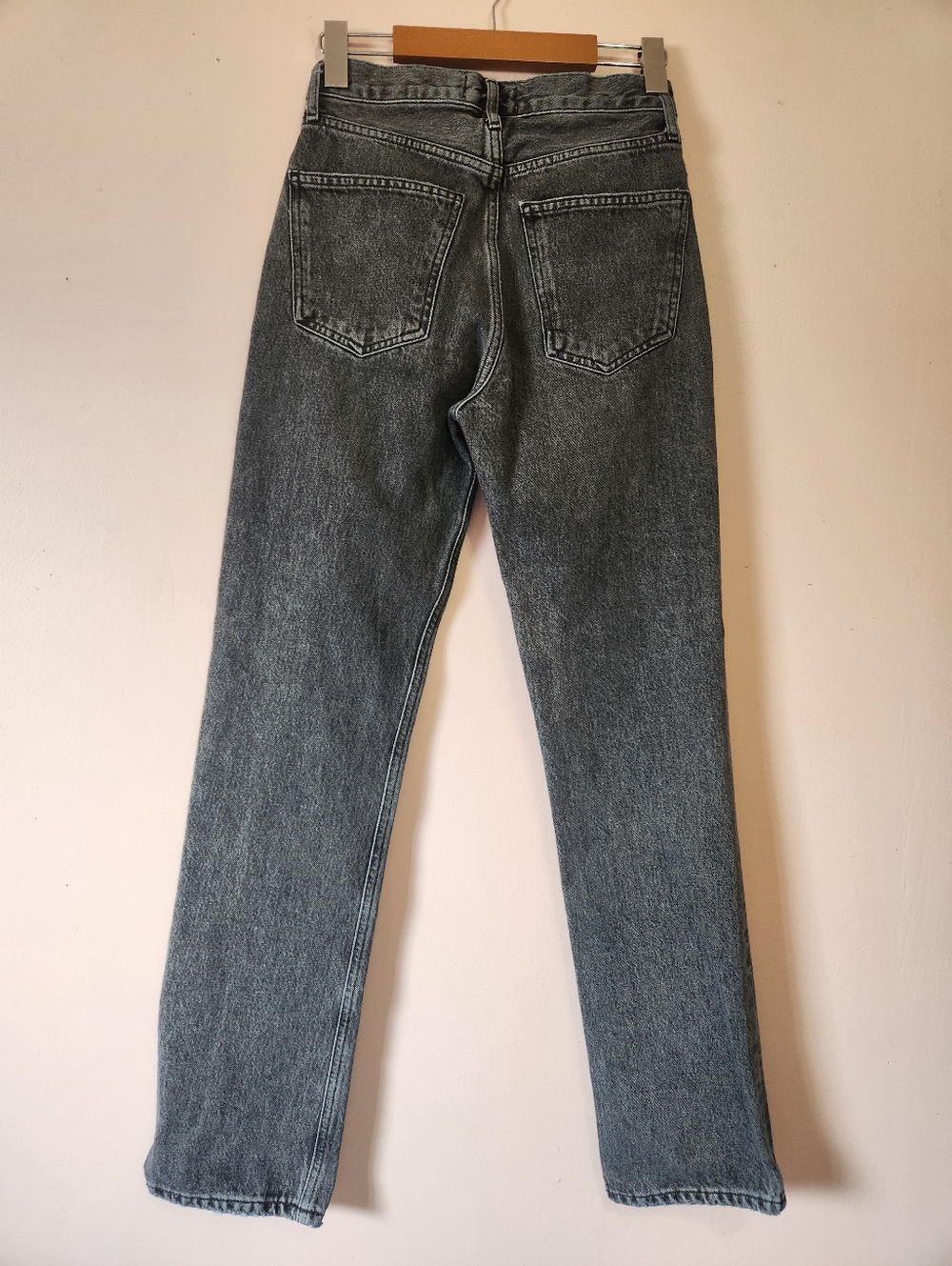 AGOLDE Lana Mid Rise Vintage Straight Jeans Roam Black/Gray Wash Sz 23 Like New - Picture 4 of 9